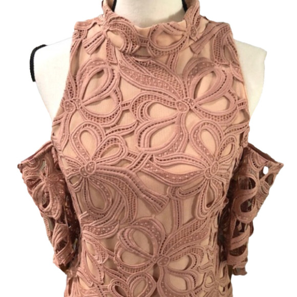 NWOT REVOLVE ELLIATT Chalk Pink Cold-Shoulder Sight Lace Dress, Sz Medium - Picture 6 of 11